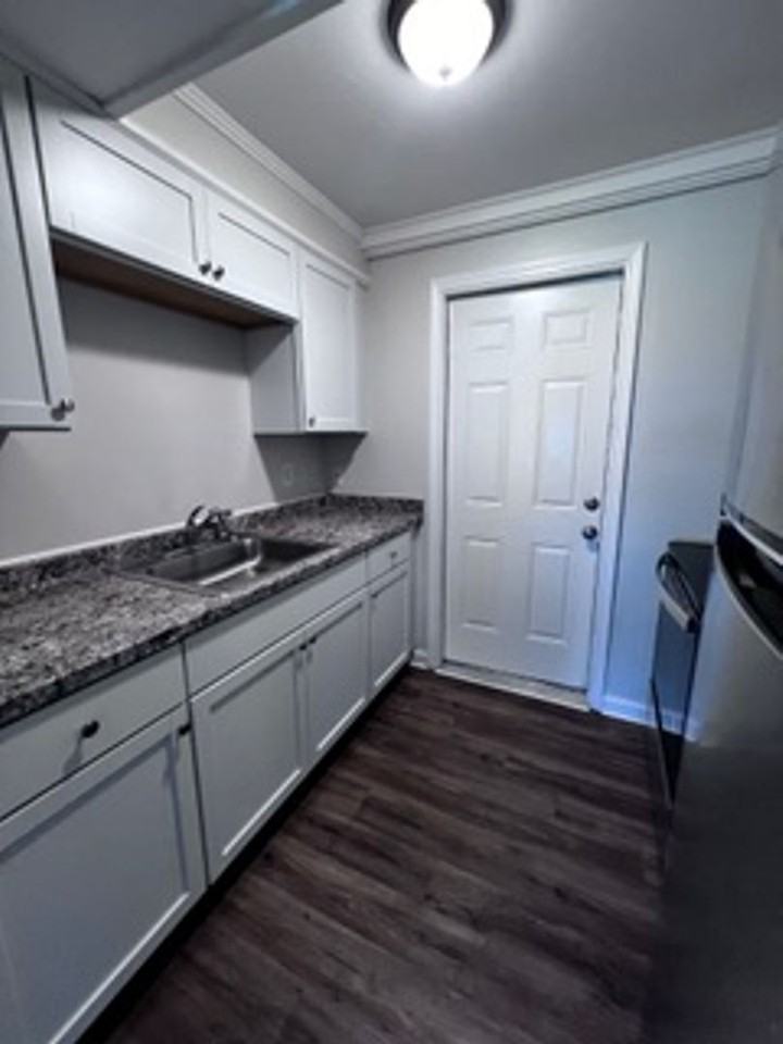 221 W Fairview Rd - Photo 6 of 13