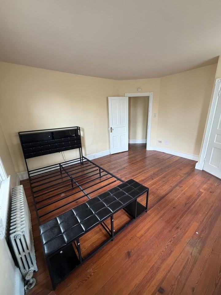 648 Beacon Ave - Photo 6 of 17