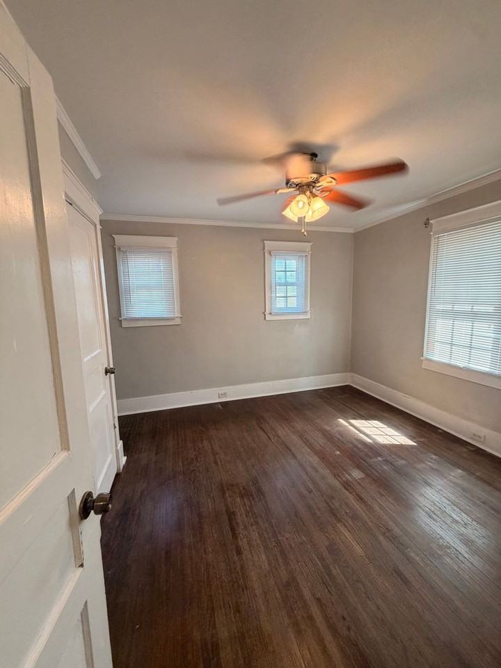 2413 Emmett Ave - Photo 7 of 14
