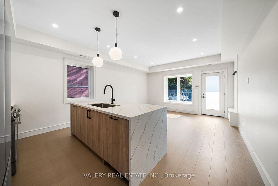 131 Dovercourt Road #Main - Photo 7 of 19