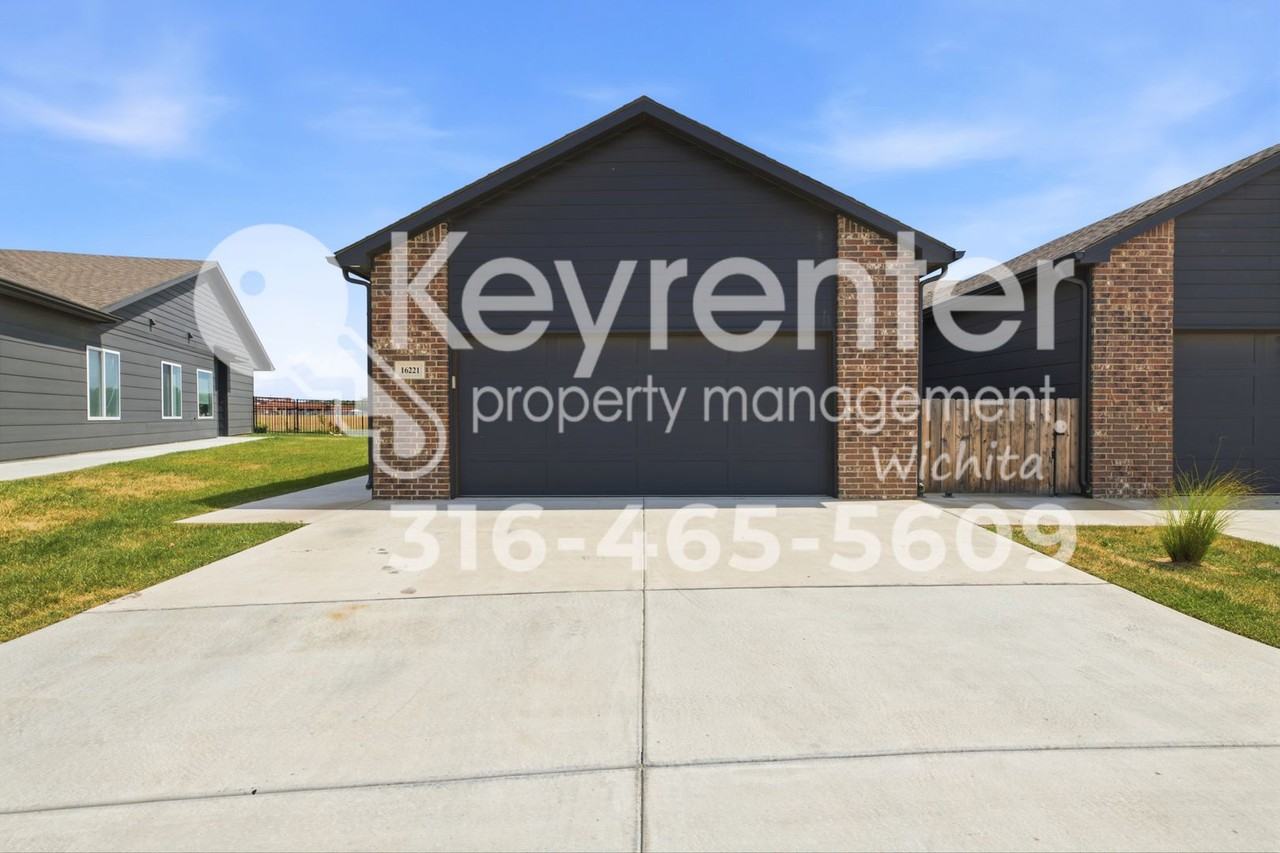 16221 W Ike Ct