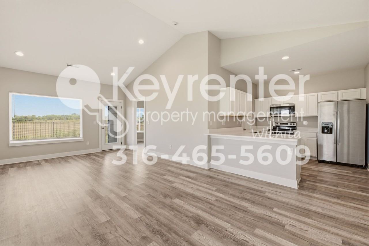 16221 W Ike Ct - Photo 6 of 13