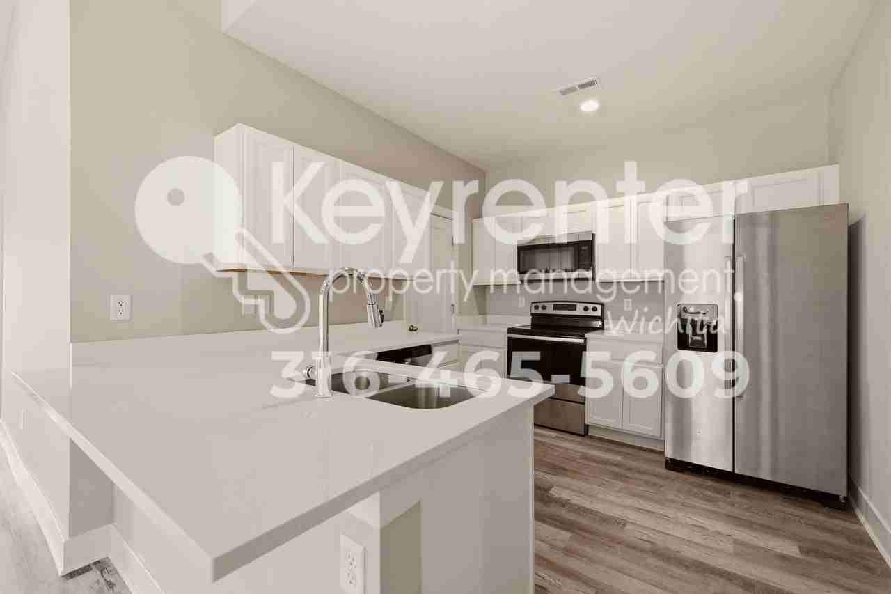 16221 W Ike Ct - Photo 7 of 13