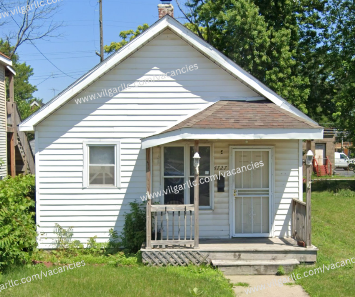 4727 Sheffield Ave