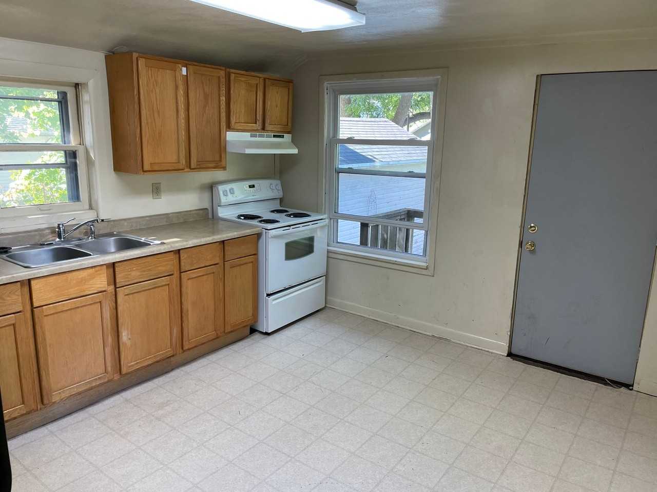 730 Prospect Ave - Photo 3 of 12