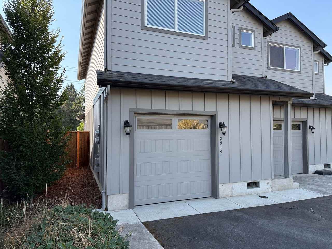 2519 Justine Ln - Photo 2 of 46