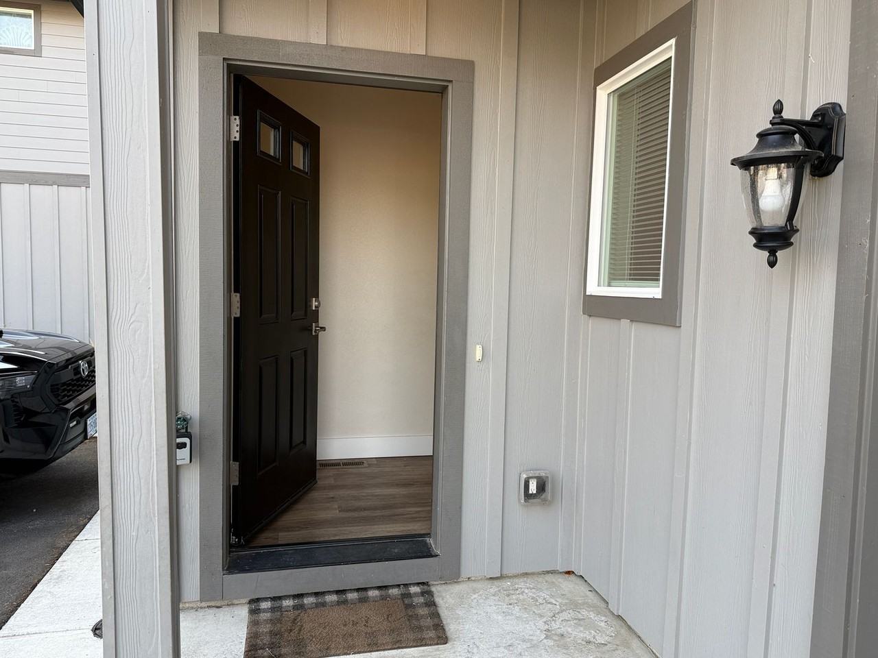 2519 Justine Ln - Photo 4 of 46