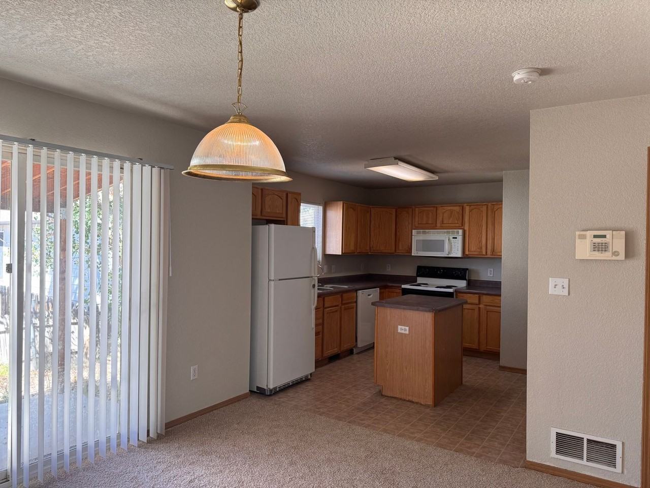 4915 Butte Ln - Photo 3 of 7