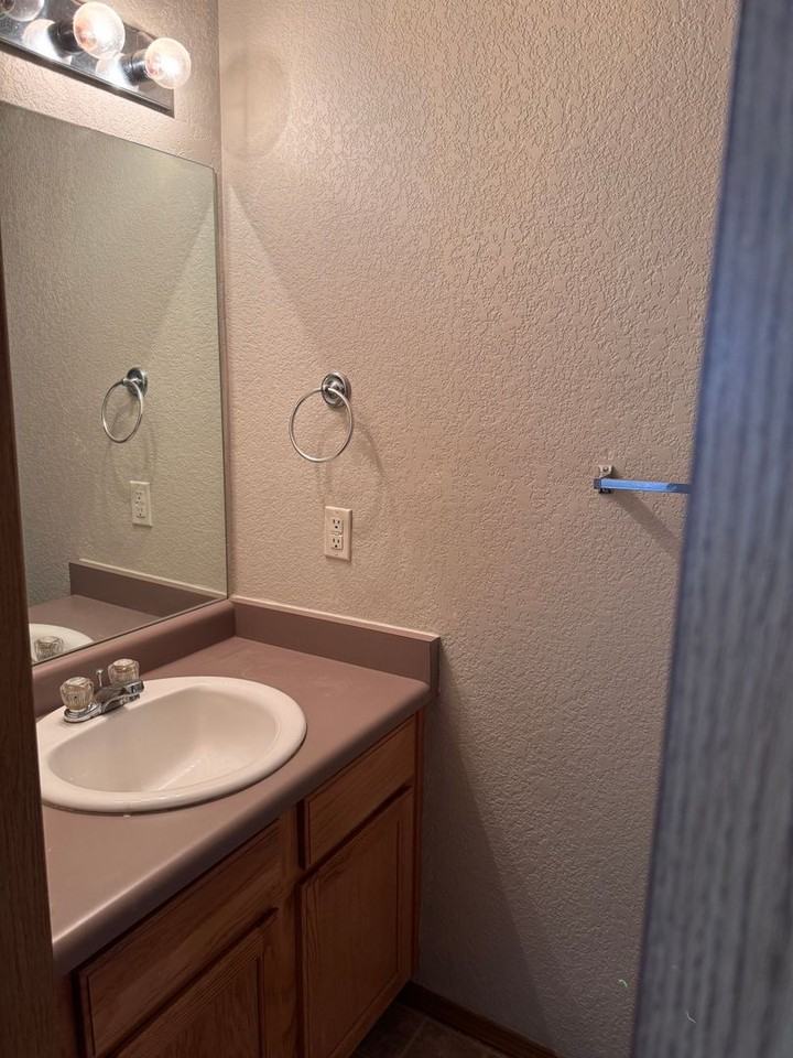 4915 Butte Ln - Photo 4 of 7