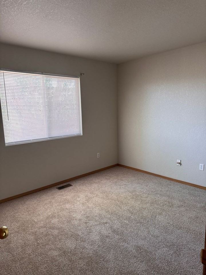 4915 Butte Ln - Photo 6 of 7