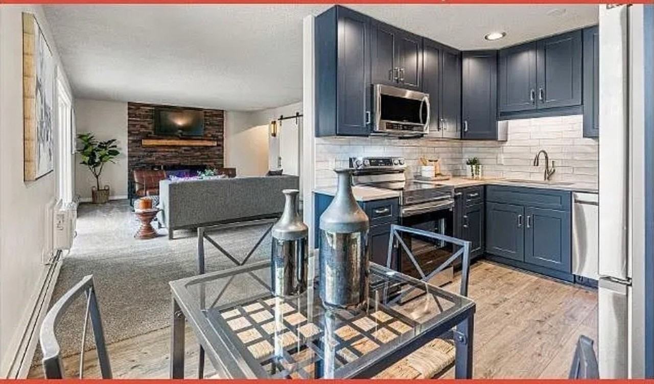 2120 S Vaughn Way - Photo 5 of 21