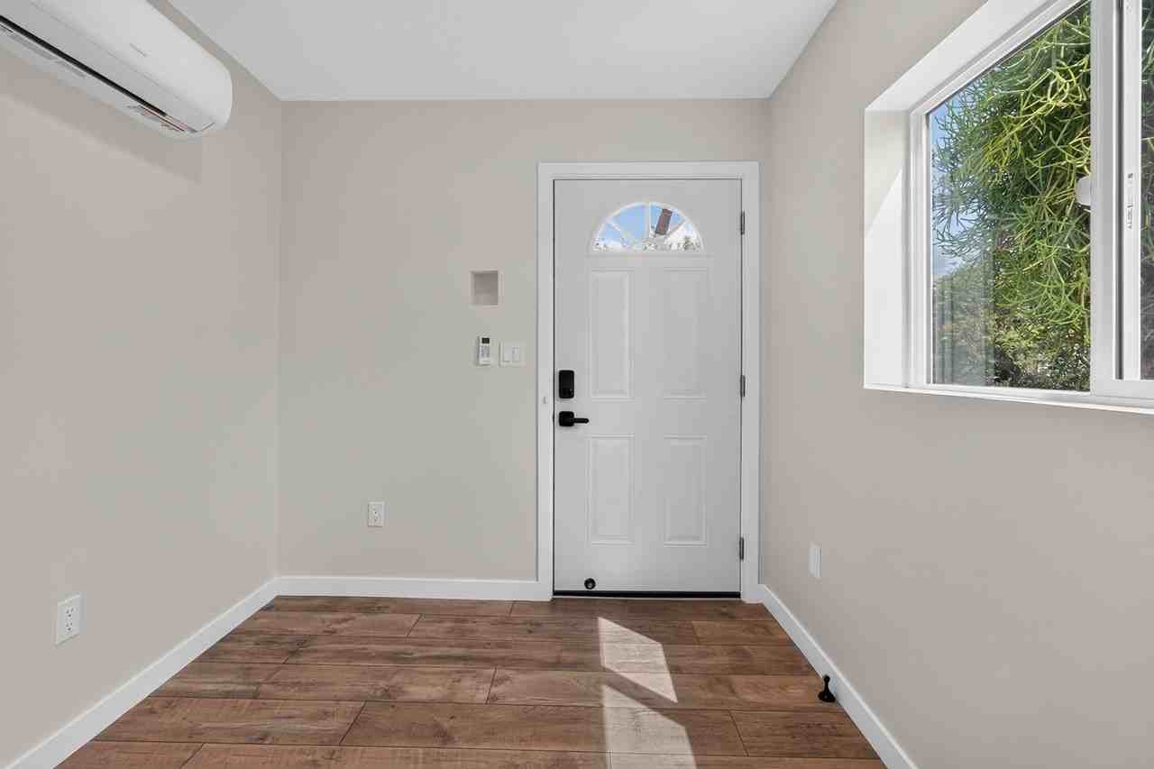 4547 Bartlett Ave - Photo 3 of 12