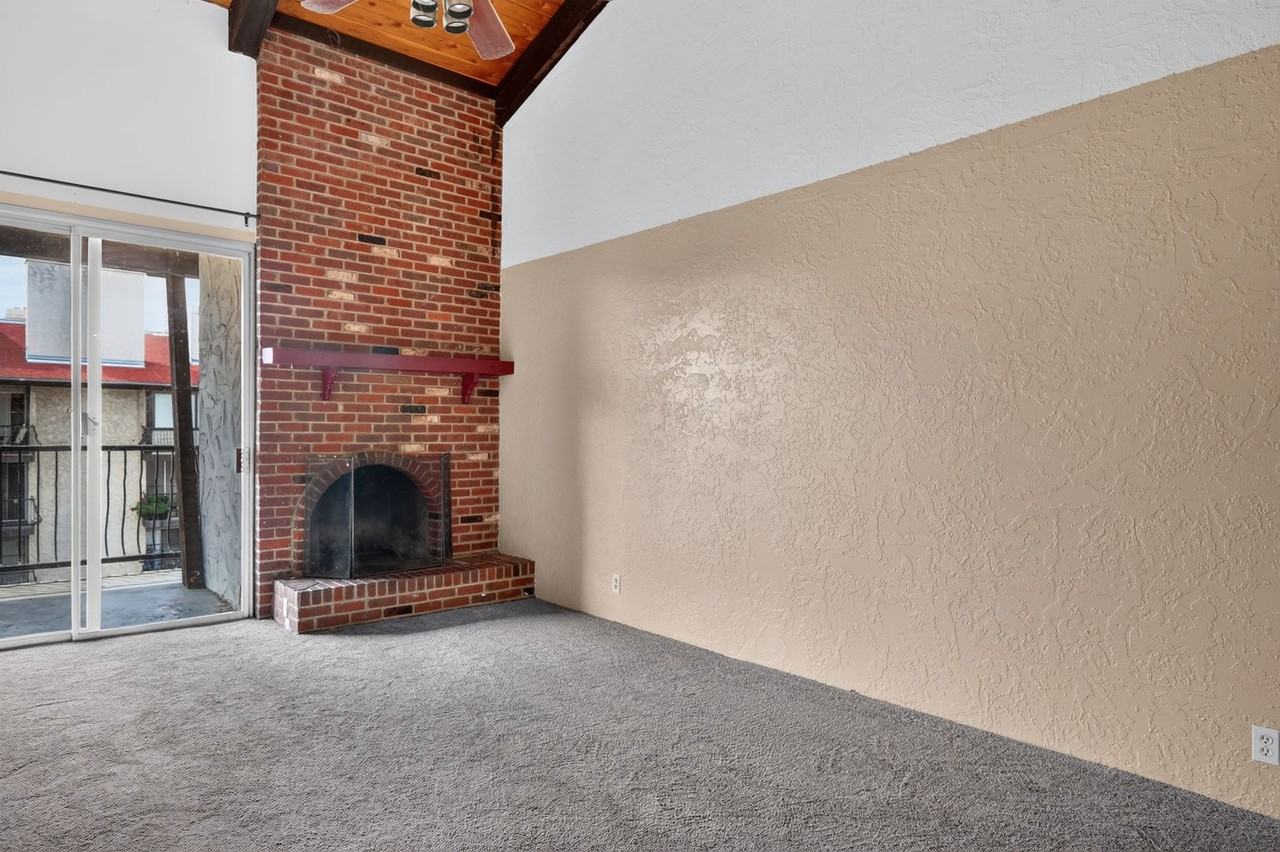 805 29th St #555 - Photo 5 of 23