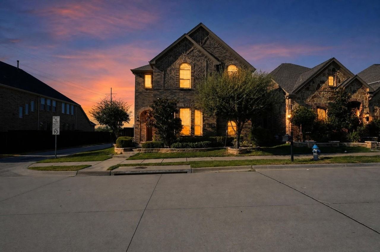 3716 Carlsbad Way - Photo 4 of 27