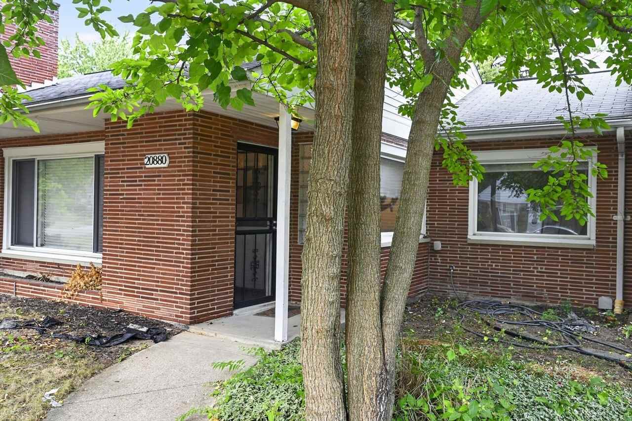 20880 Avon Ln - Photo 3 of 33