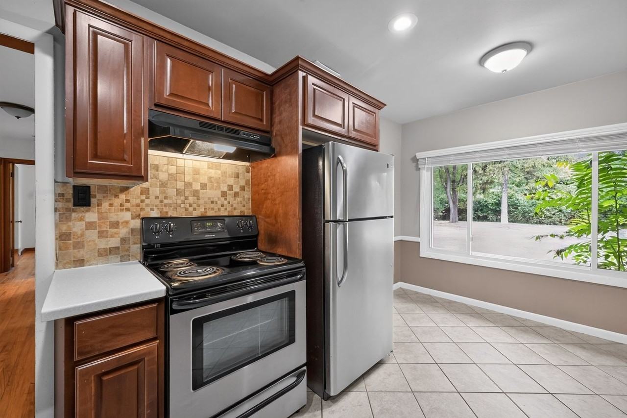 20880 Avon Ln - Photo 7 of 33