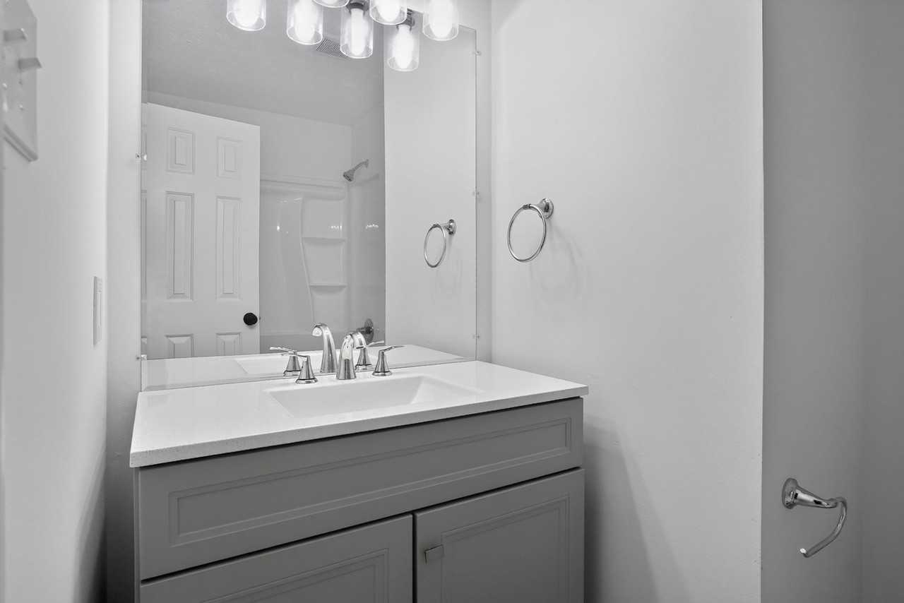 2250 Kings Gate Cir - Photo 6 of 33