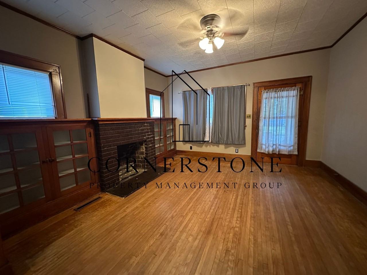 122 E Pleasant St - Photo 2 of 8