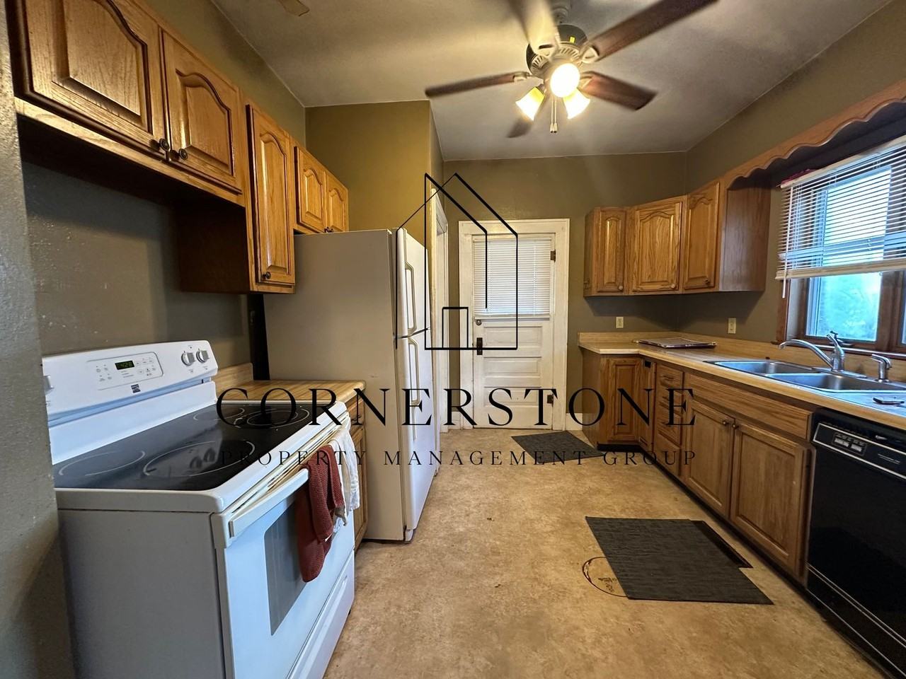 122 E Pleasant St - Photo 5 of 8