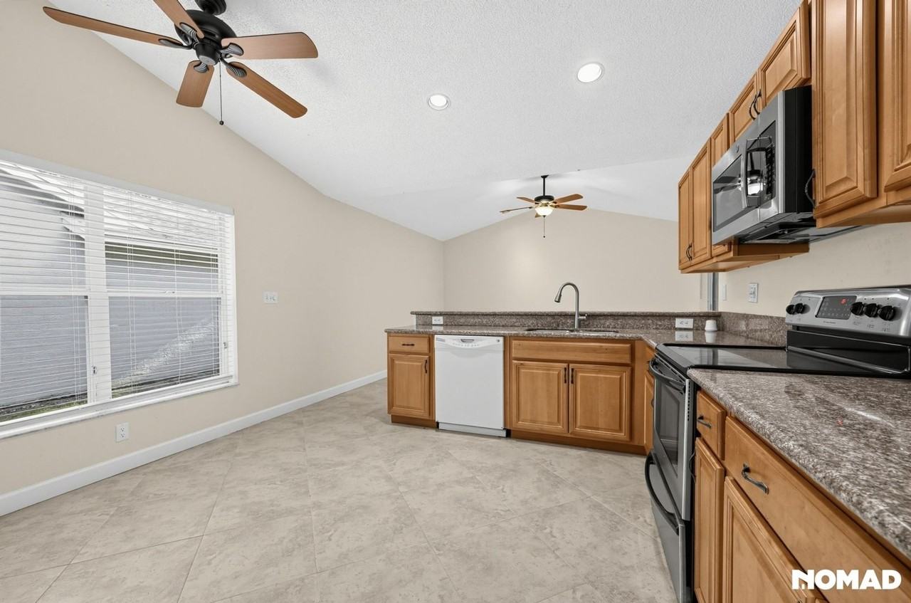 5309 Nw 98th Ter - Photo 2 of 14