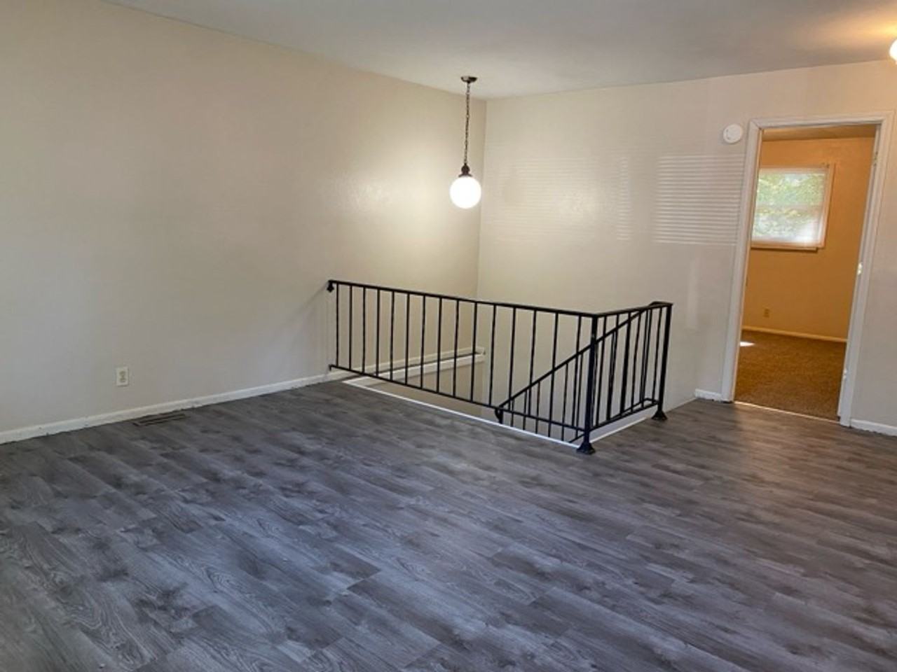 1103 Arrowhead Dr - Photo 7 of 9