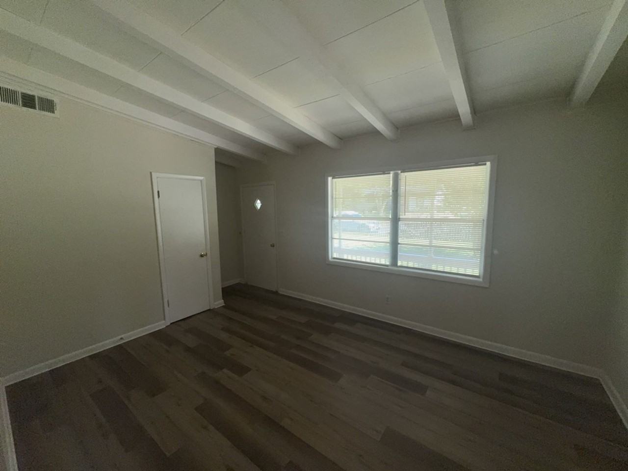 2119 Lamore Dr - Photo 2 of 13