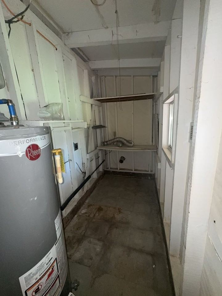 2119 Lamore Dr - Photo 6 of 13