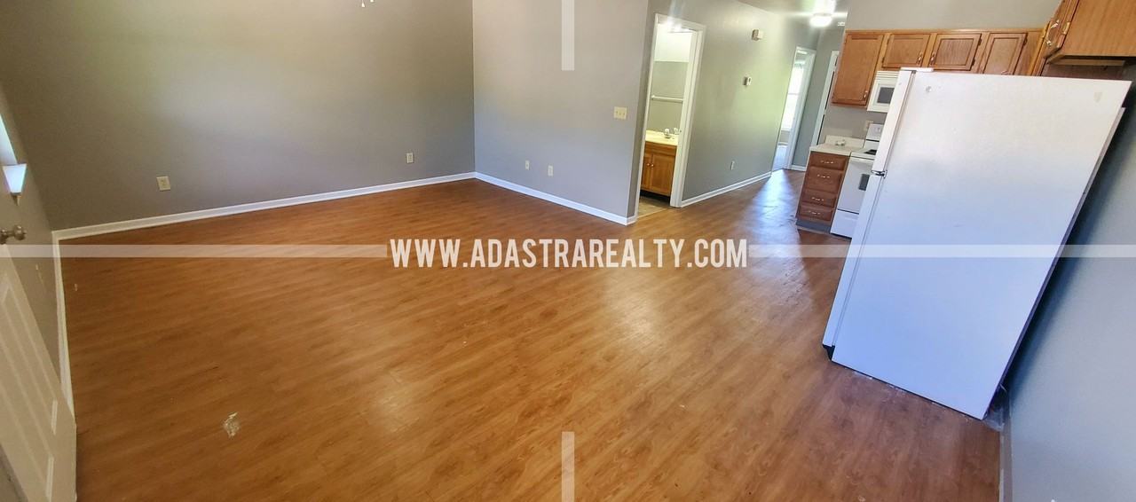 220 N Crest Dr - Photo 5 of 10