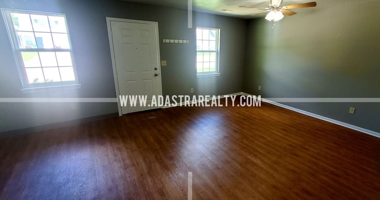 220 N Crest Dr - Photo 6 of 10