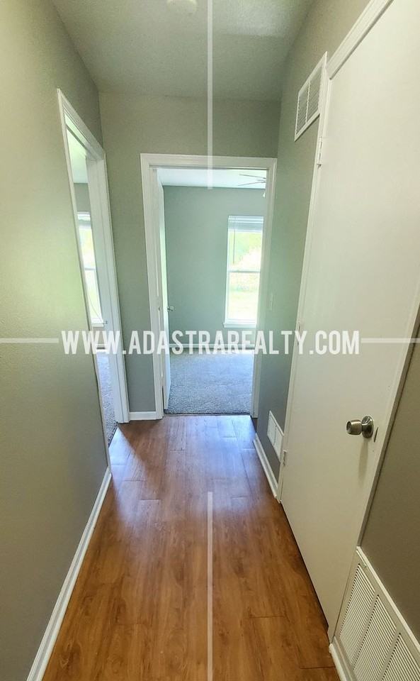 220 N Crest Dr - Photo 7 of 10