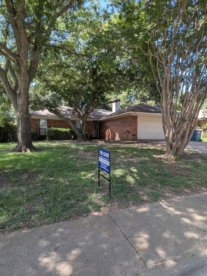 504 Warbler Dr - Photo 2 of 27