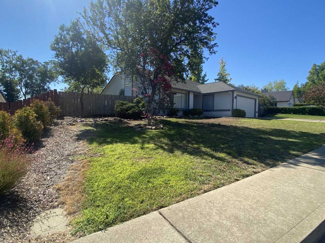 586 Springer Dr - Photo 2 of 19