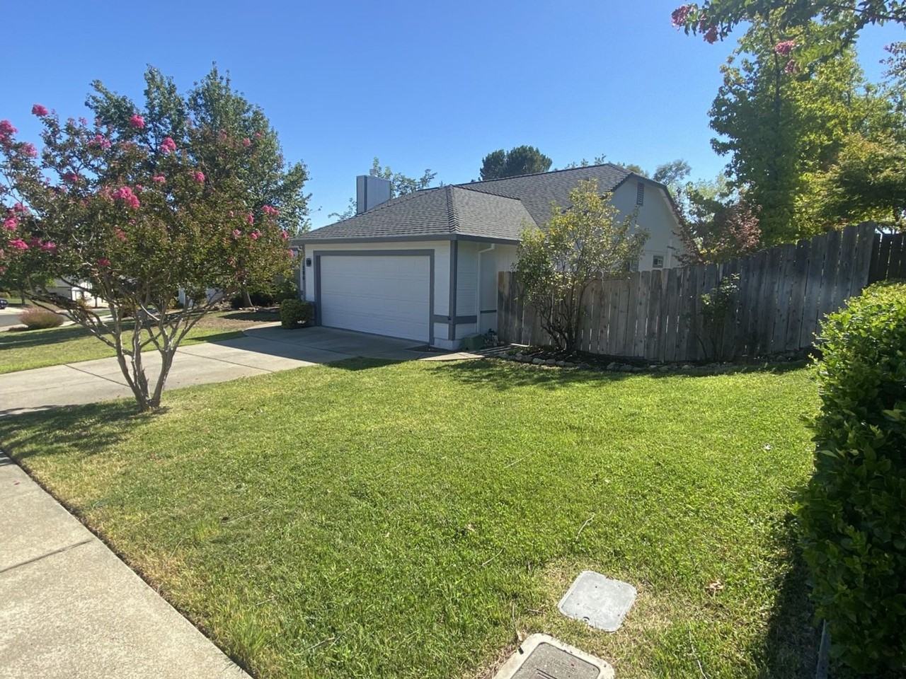 586 Springer Dr - Photo 3 of 19