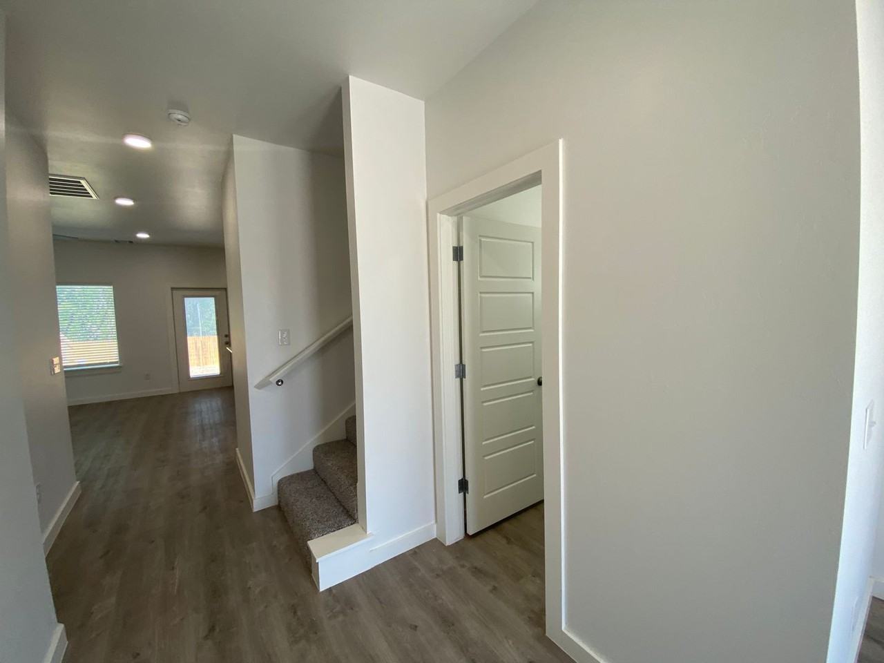 13514 Vinita Dr - Photo 4 of 25