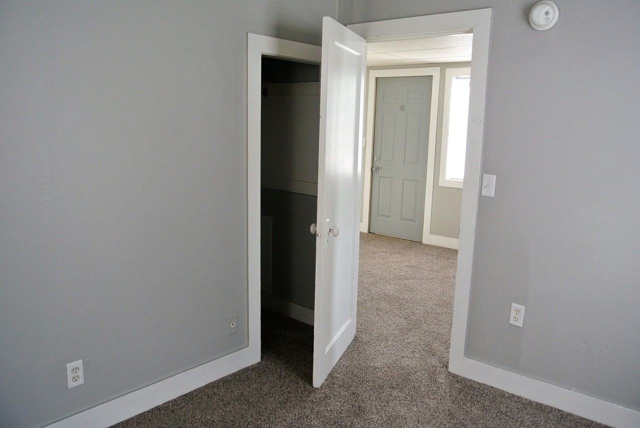 1021 9th St Nw - Photo 4 of 12