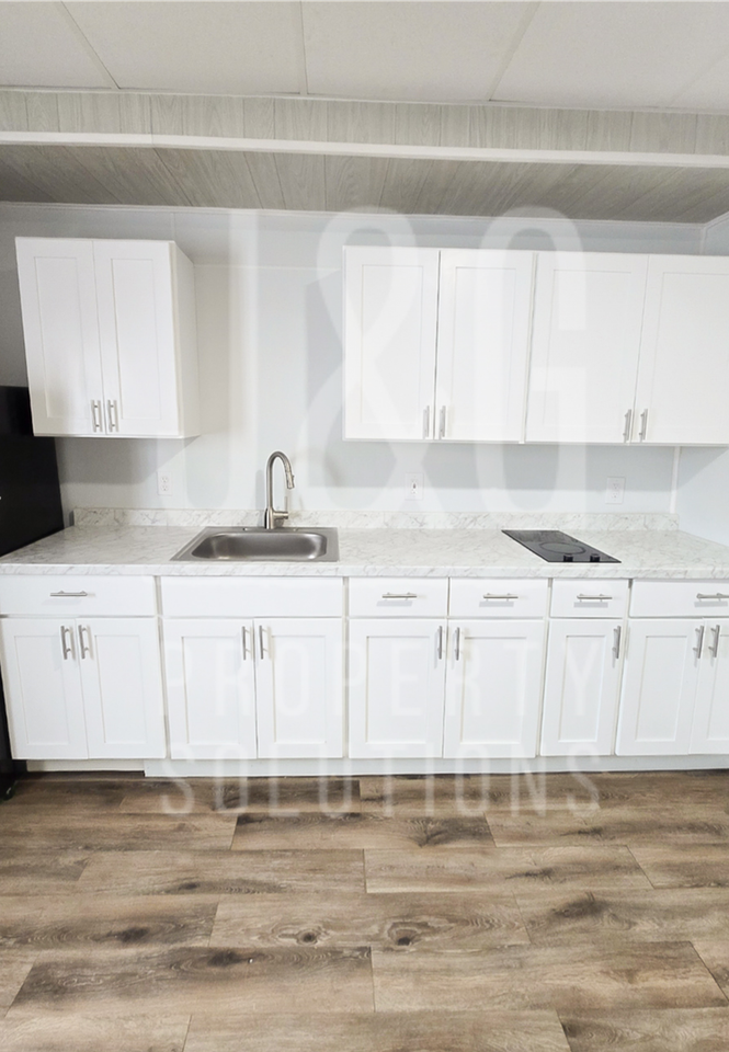 237 S Partridge St - Photo 2 of 10