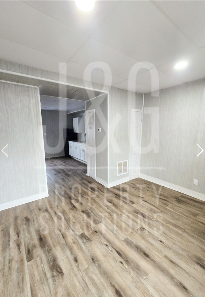 237 S Partridge St - Photo 4 of 10