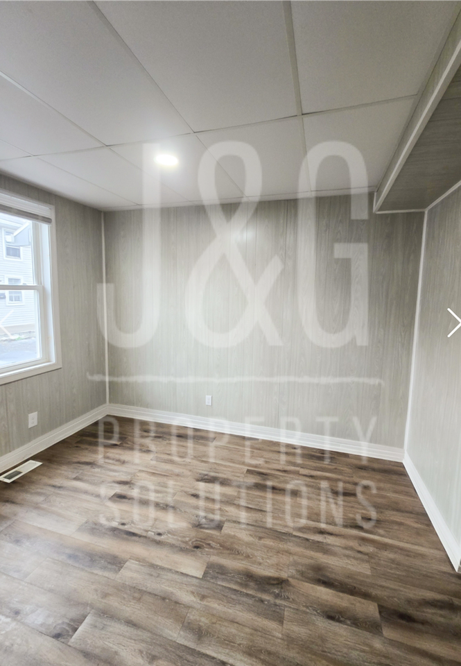 237 S Partridge St - Photo 6 of 10