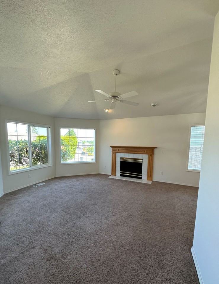 1642 Diamond Peak Ct Nw - Photo 3 of 13