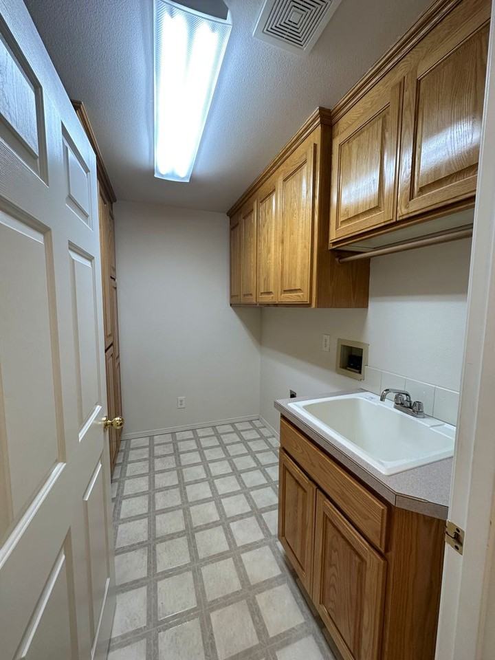 1642 Diamond Peak Ct Nw - Photo 4 of 13