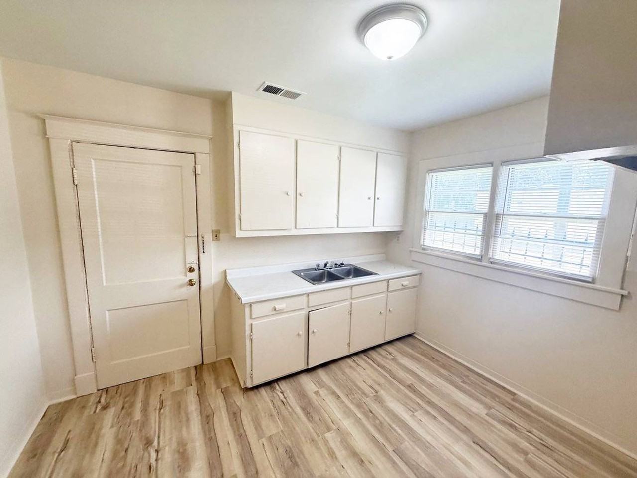 446 Buntyn St - Photo 7 of 18