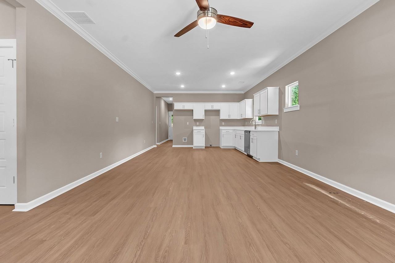 557 Lundee Pl - Photo 3 of 18