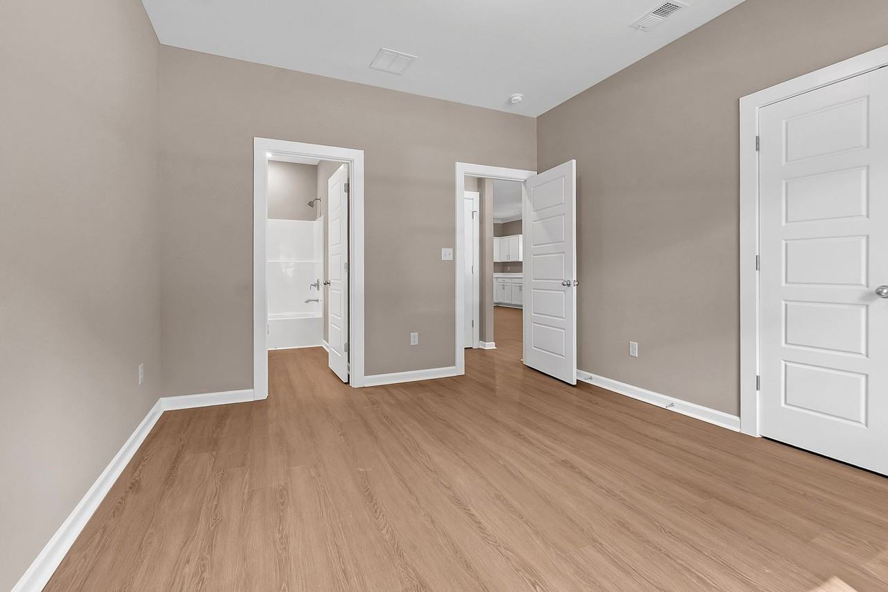 557 Lundee Pl - Photo 4 of 18