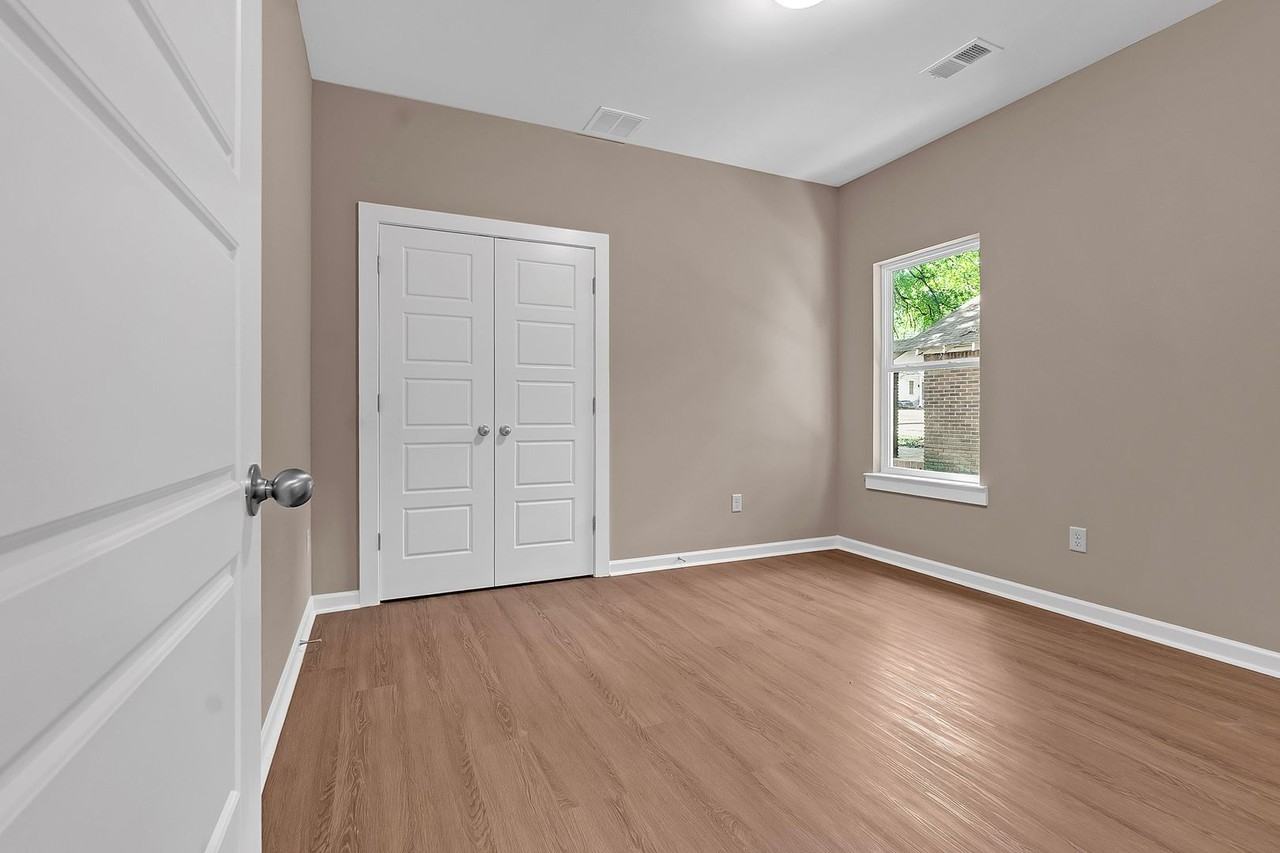 557 Lundee Pl - Photo 5 of 18