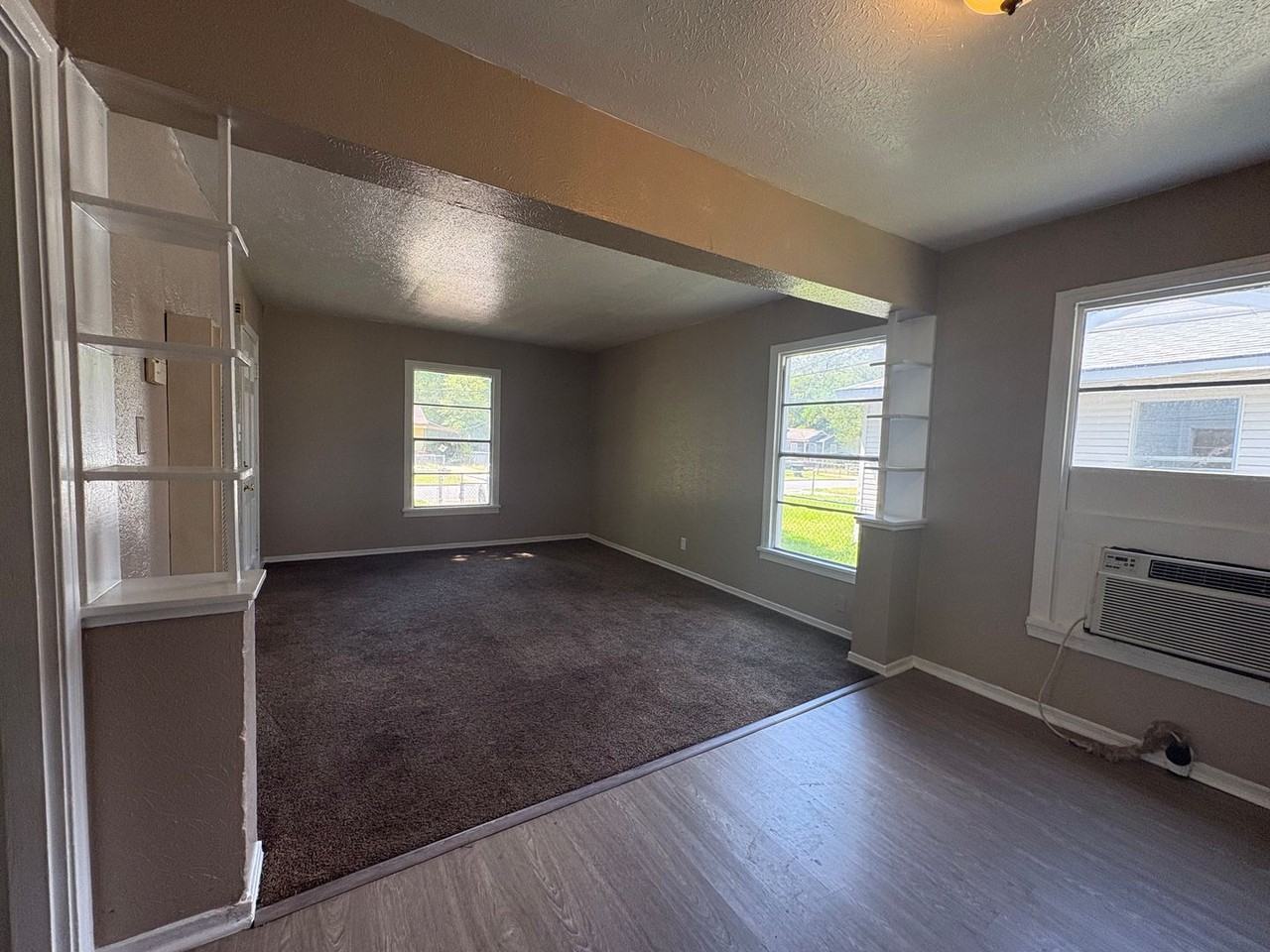 605 W 75th St - Photo 5 of 12