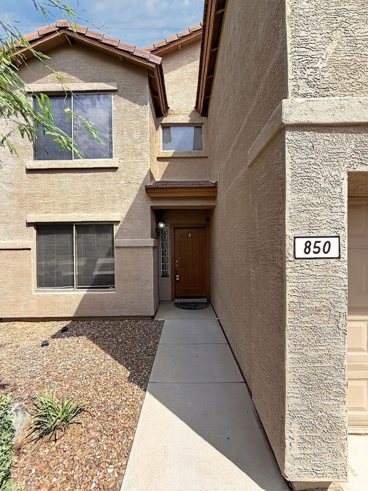 850 E Beargrass Pl - Photo 3 of 45
