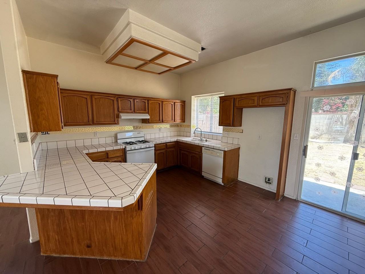 10612 Tivoli Ct - Photo 4 of 18