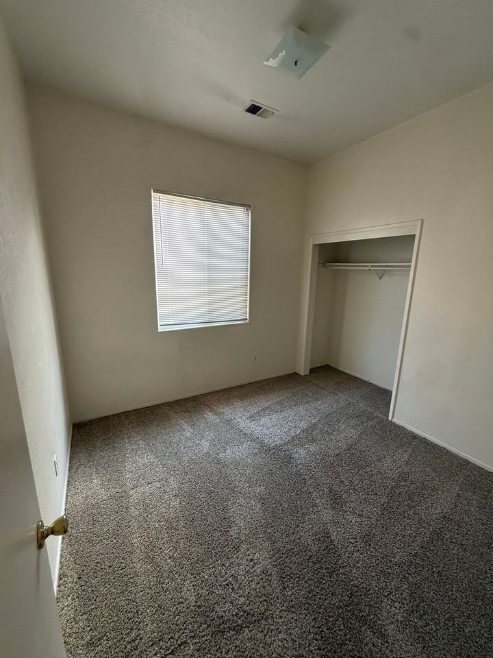 10612 Tivoli Ct - Photo 5 of 18