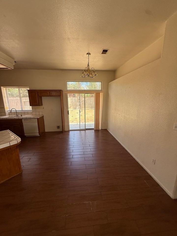 10612 Tivoli Ct - Photo 7 of 18