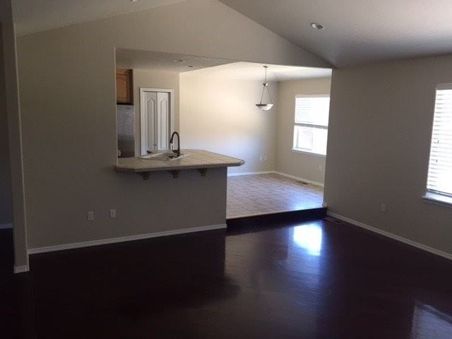 2465 Ne 7th Ln - Photo 5 of 24